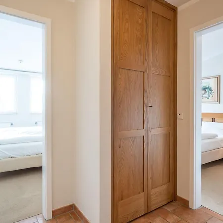 Apartment 411, Seepark *