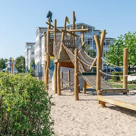 Apartment 411, Seepark