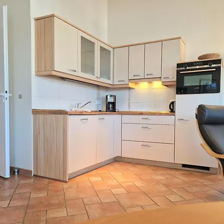 411, Seepark Apartment *